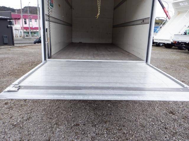 日野デュトロアルミバン小型（2t・3t）[写真08]