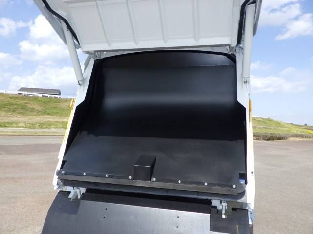 三菱ふそうキャンターパッカー車（塵芥車）小型（2t・3t）[写真11]