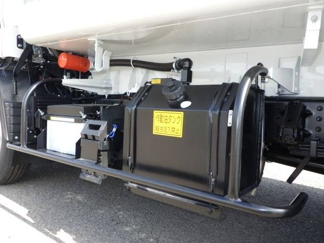 三菱ふそうキャンターパッカー車（塵芥車）小型（2t・3t）[写真17]