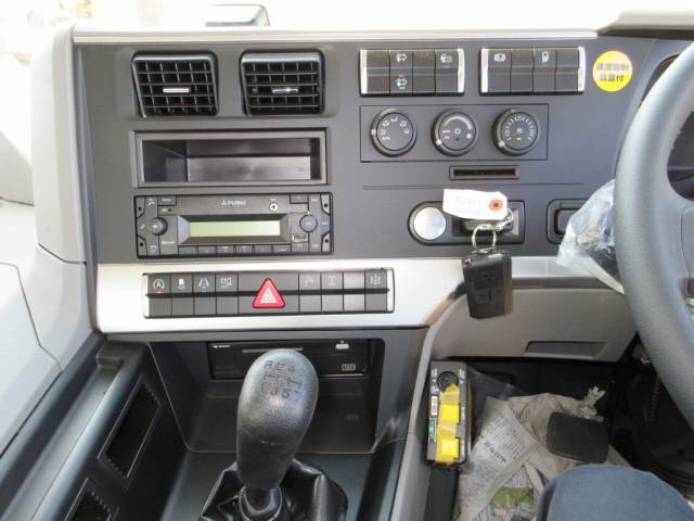 三菱ふそうスーパーグレートダンプ大型（10t）[写真05]