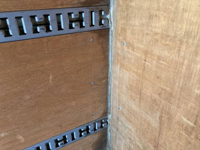 三菱ふそうキャンターアルミバン小型（2t・3t）[写真11]