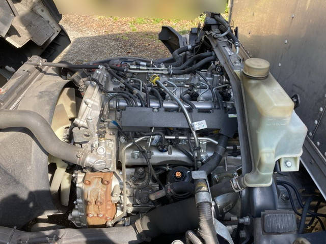 三菱ふそうキャンターアルミバン小型（2t・3t）[写真19]