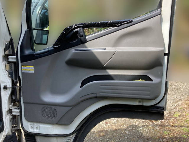 三菱ふそうキャンターアルミバン小型（2t・3t）[写真21]