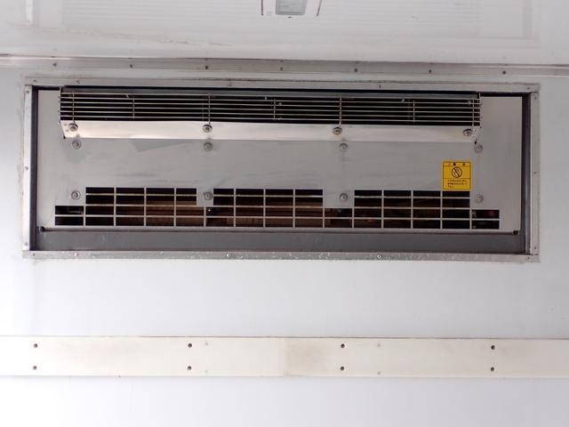 日野レンジャー冷凍車（冷蔵車）中型（4t）[写真11]