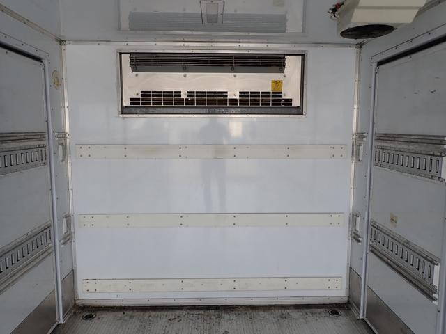 日野レンジャー冷凍車（冷蔵車）中型（4t）[写真22]