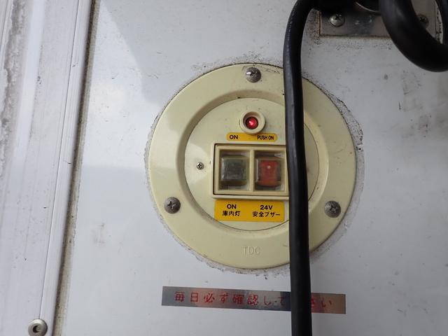 日野レンジャー冷凍車（冷蔵車）中型（4t）[写真25]