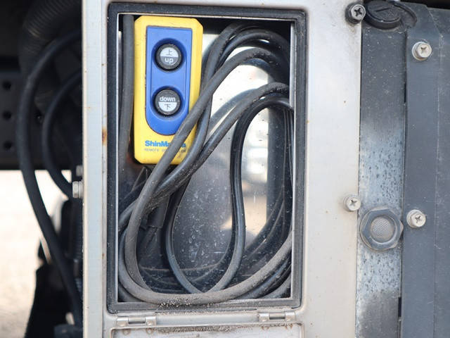 三菱ふそうキャンターアルミウイング小型（2t・3t）[写真18]