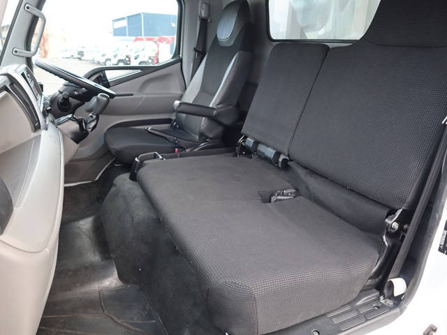 三菱ふそうキャンターアルミウイング小型（2t・3t）[写真28]