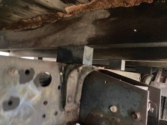 三菱ふそうキャンター平ボディ小型（2t・3t）[写真18]