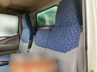 三菱ふそうキャンター平ボディ小型（2t・3t）[写真30]