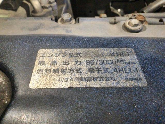 いすゞエルフクレーン3段小型（2t・3t）[写真28]