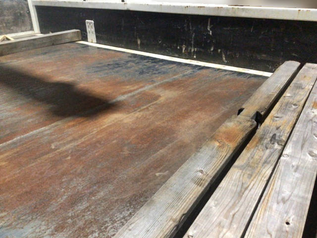 いすゞエルフクレーン3段小型（2t・3t）[写真09]