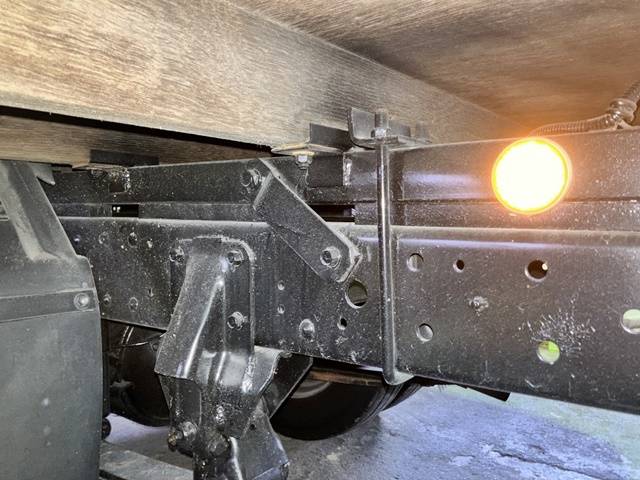 三菱ふそうキャンター平ボディ小型（2t・3t）[写真10]