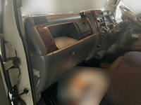 三菱ふそうキャンター平ボディ小型（2t・3t）[写真18]