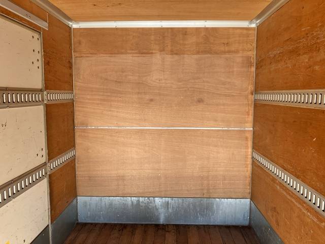 いすゞエルフアルミバン小型（2t・3t）[写真15]