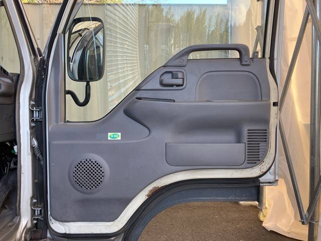 いすゞエルフアルミバン小型（2t・3t）[写真30]