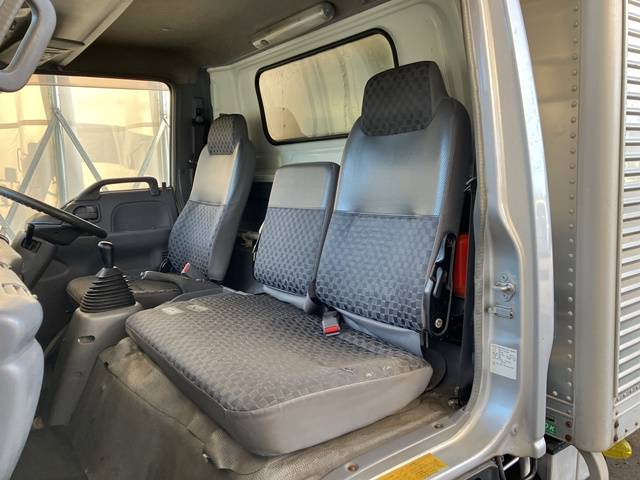 いすゞエルフアルミバン小型（2t・3t）[写真32]