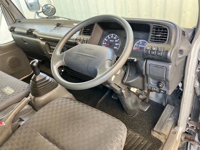 いすゞエルフアルミバン小型（2t・3t）[写真35]