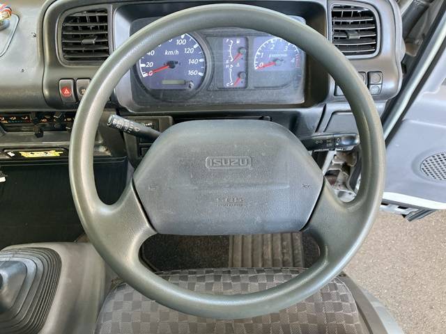 いすゞエルフアルミバン小型（2t・3t）[写真36]