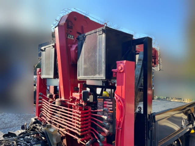 三菱ふそうキャンターセルフクレーン4段小型（2t・3t）[写真16]