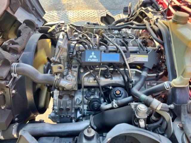 三菱ふそうキャンターセルフクレーン4段小型（2t・3t）[写真32]