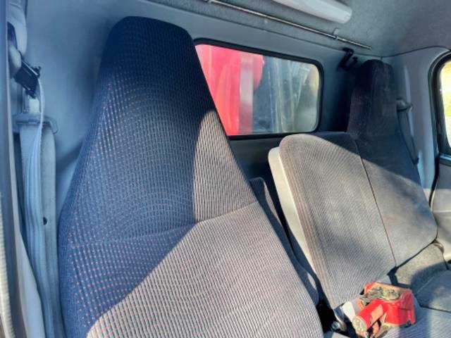 三菱ふそうキャンターセルフクレーン4段小型（2t・3t）[写真35]