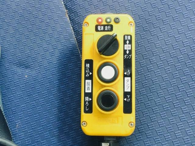 三菱ふそうキャンターコンテナ専用車小型（2t・3t）[写真15]