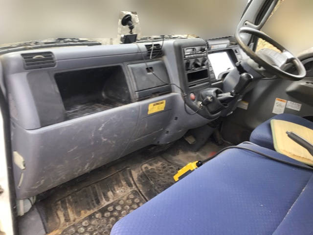 三菱ふそうキャンターコンテナ専用車小型（2t・3t）[写真30]