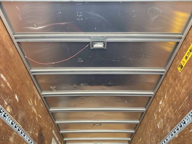 いすゞエルフアルミバン小型（2t・3t）[写真13]