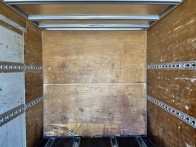 いすゞエルフアルミバン小型（2t・3t）[写真16]