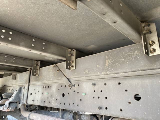 いすゞエルフアルミバン小型（2t・3t）[写真24]