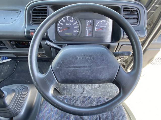 いすゞエルフアルミバン小型（2t・3t）[写真37]