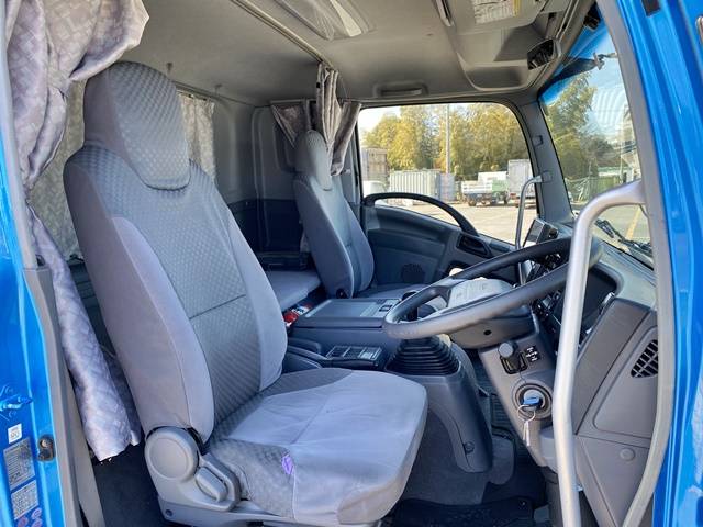 いすゞフォワードアルミウイング中型（4t）[写真35]