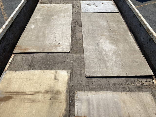 いすゞエルフ平ボディ小型（2t・3t）[写真17]