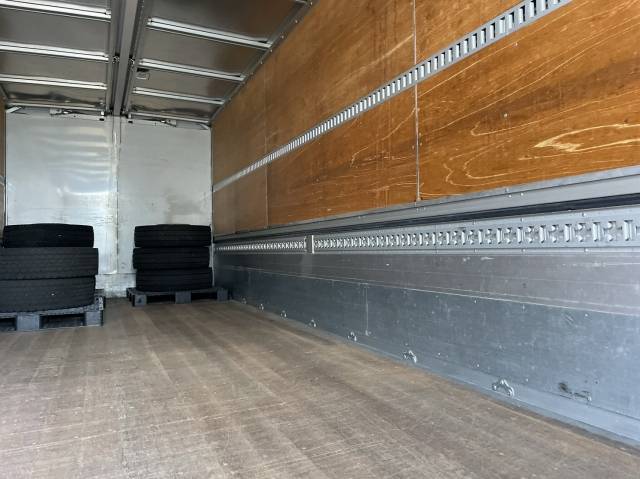 三菱ふそうファイターアルミウイング増トン（6t・8t）[写真16]