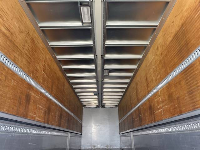 UDトラックスクオンアルミウイング大型（10t）[写真10]