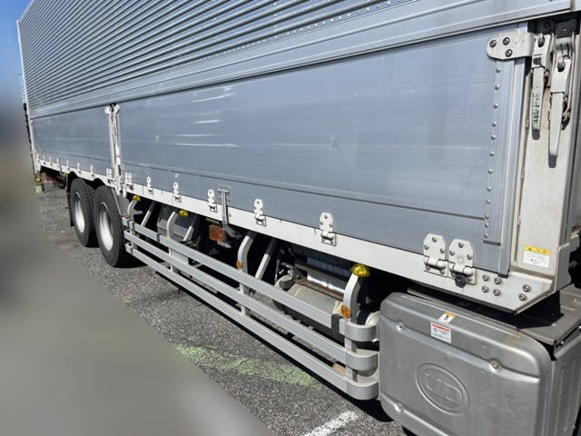 UDトラックスクオンアルミウイング大型（10t）[写真17]