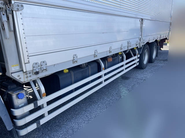 UDトラックスクオンアルミウイング大型（10t）[写真18]