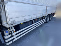 UDトラックスクオンアルミウイング大型（10t）[写真18]