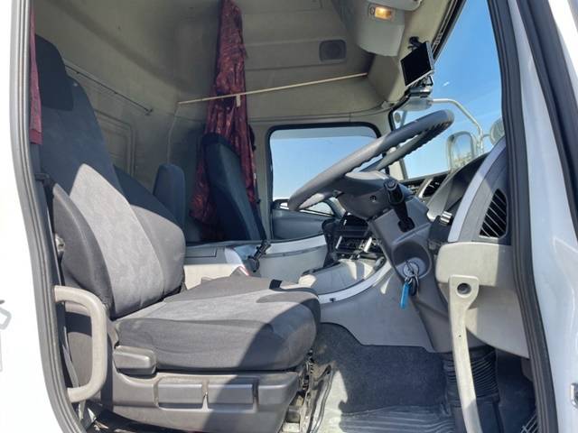 UDトラックスクオンアルミウイング大型（10t）[写真31]