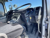 UDトラックスクオンアルミウイング大型（10t）[写真32]