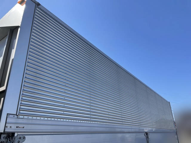 UDトラックスクオンアルミウイング大型（10t）[写真06]