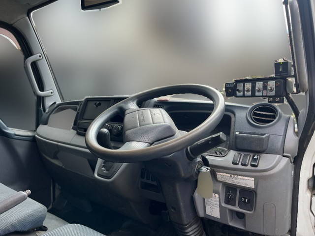 三菱ふそうキャンターパッカー車（塵芥車）小型（2t・3t）[写真30]