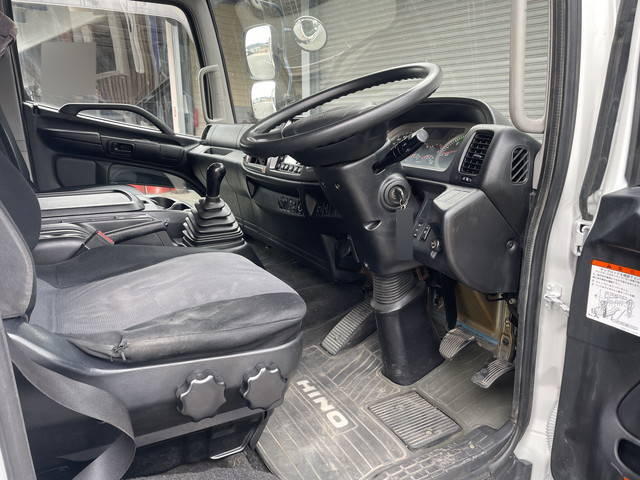 日野レンジャーアルミブロック中型（4t）[写真31]