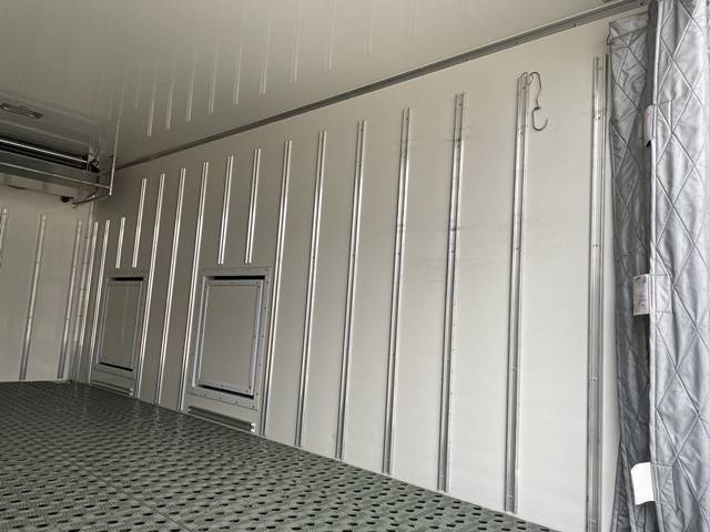 いすゞエルフ冷凍車（冷蔵車）小型（2t・3t）[写真13]