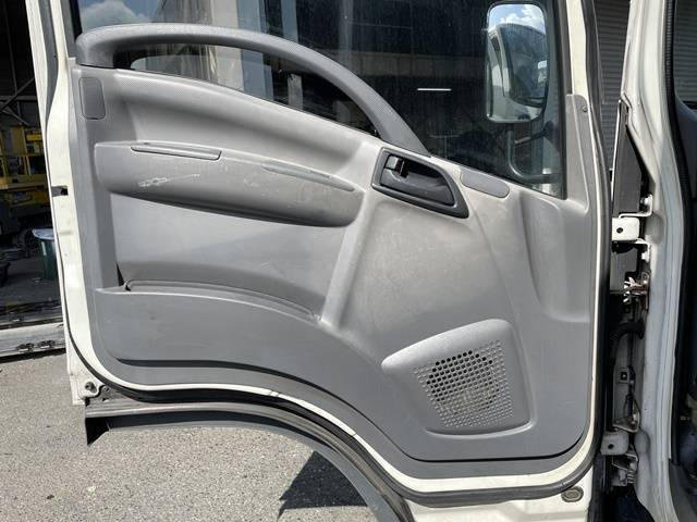 いすゞエルフ冷凍車（冷蔵車）小型（2t・3t）[写真27]