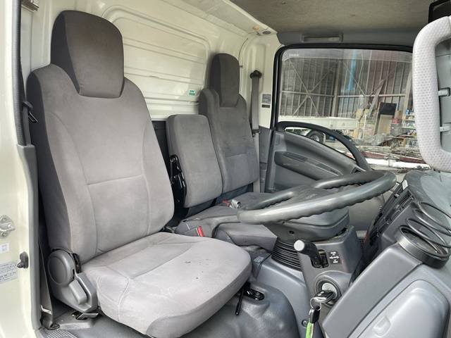 いすゞエルフ冷凍車（冷蔵車）小型（2t・3t）[写真32]