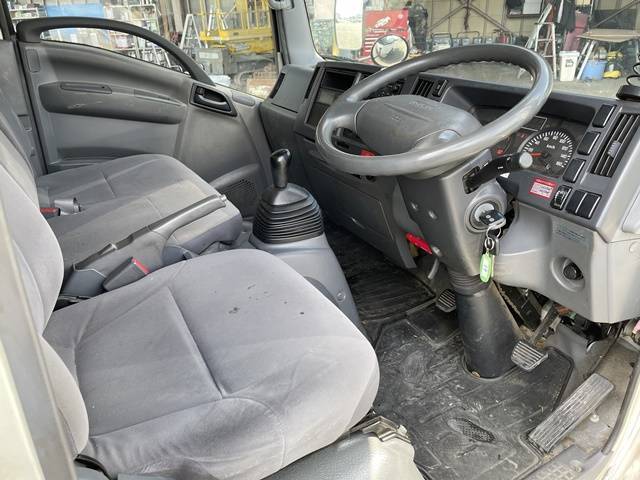 いすゞエルフ冷凍車（冷蔵車）小型（2t・3t）[写真33]