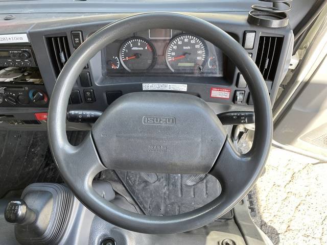 いすゞエルフ冷凍車（冷蔵車）小型（2t・3t）[写真35]