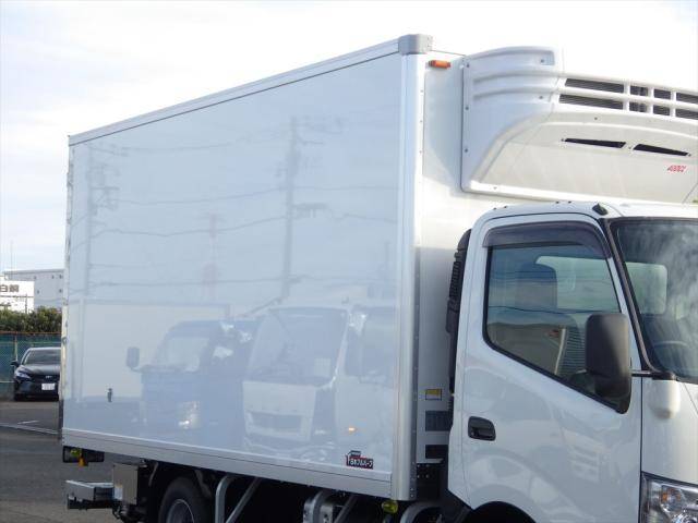 日野デュトロ冷凍車（冷蔵車）小型（2t・3t）[写真05]